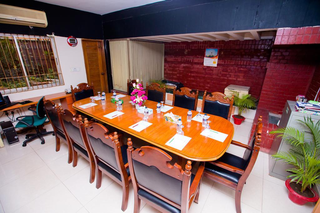 Hotel Golden Deer Dhaka Exterior foto